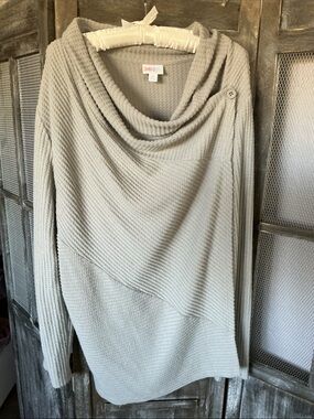 LuLaRoe Allison style sweater